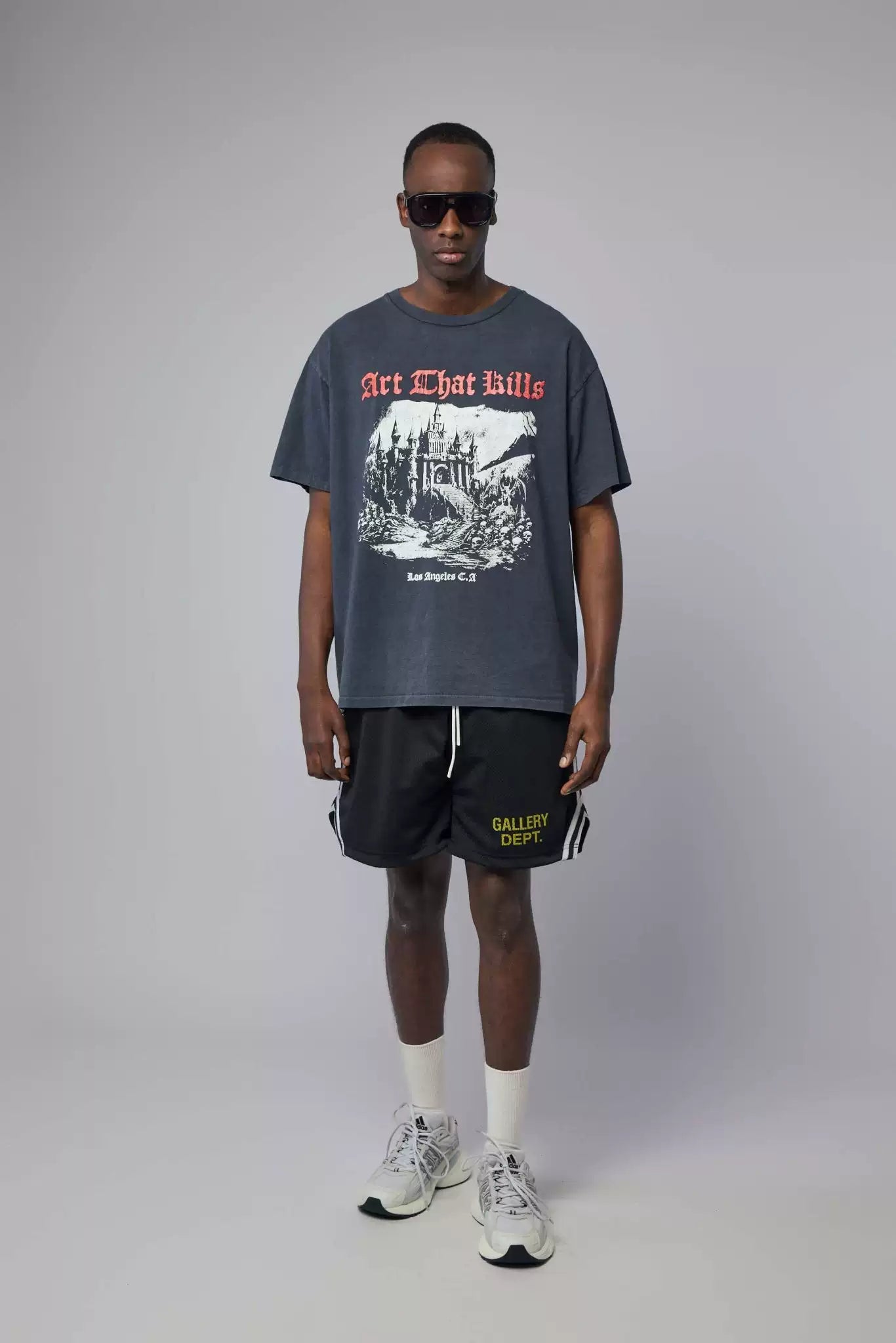 Gallery Depot. Atk Castle Tee Vintage Black Vintage Castle Printed Short Sleeves