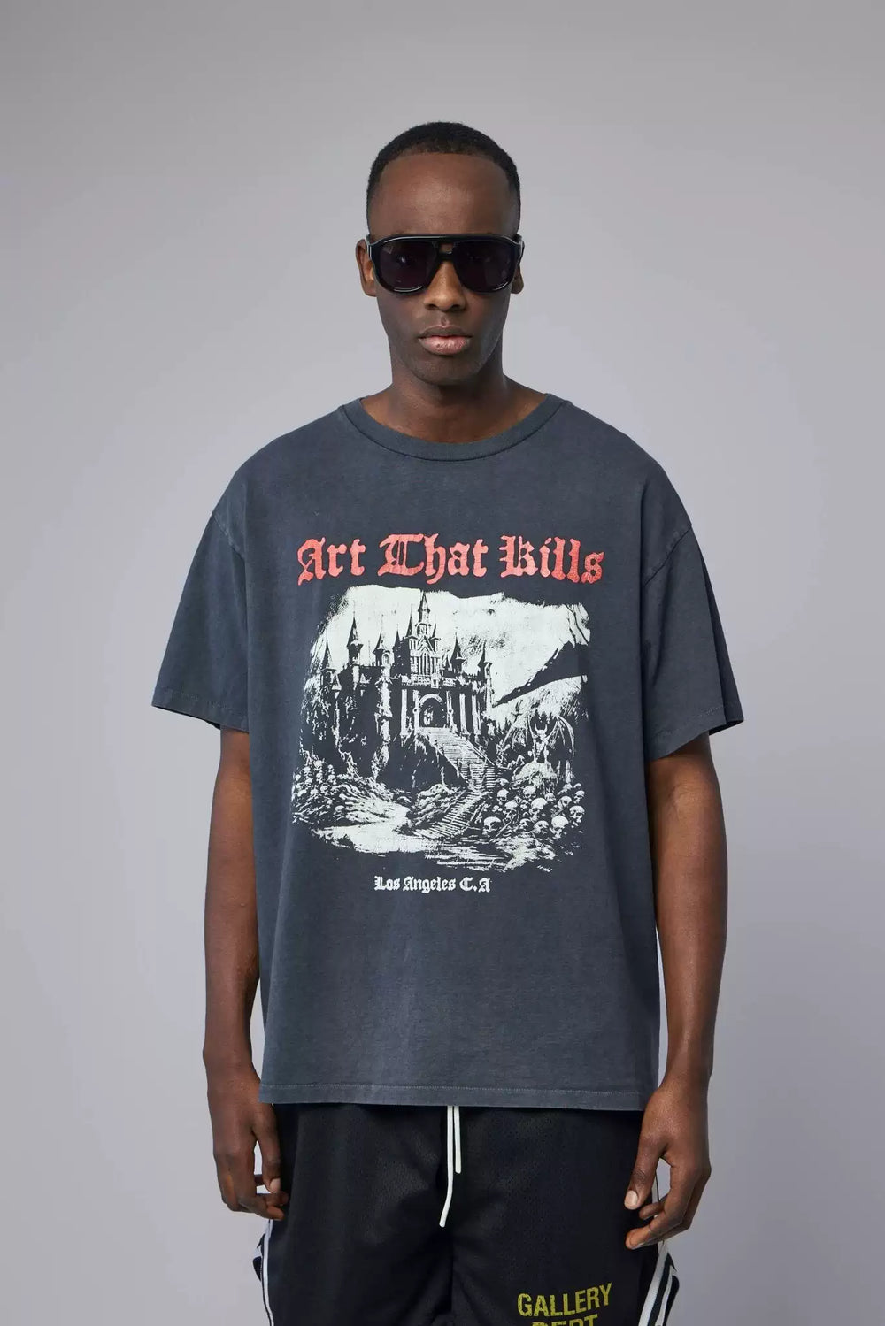 Gallery Depot. Atk Castle Tee Vintage Black Vintage Castle Printed Short Sleeves
